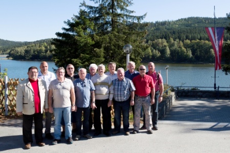 Maennerchor am Lipno Stausee Foto Bettina Groth