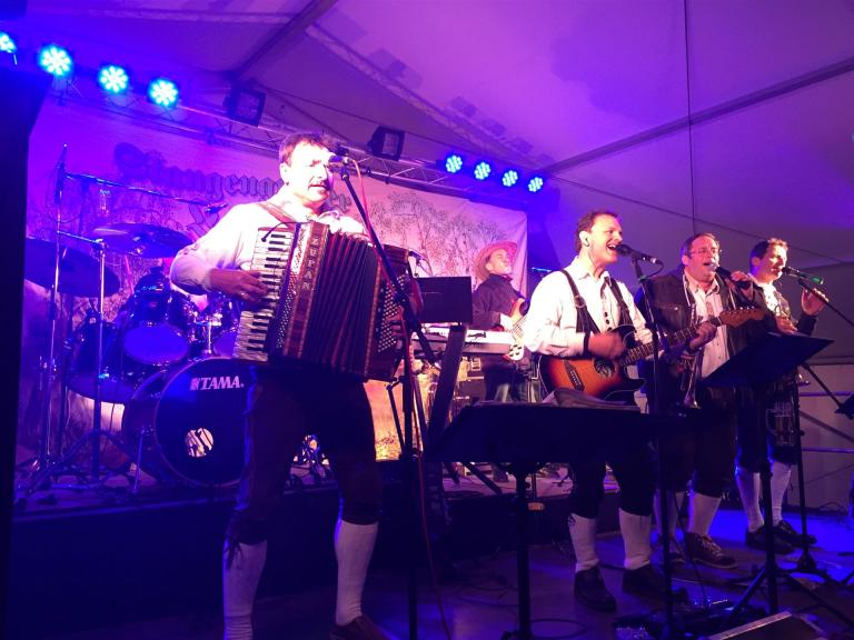 118_Pfingsttanz_IMG_9365_Bettina Groth